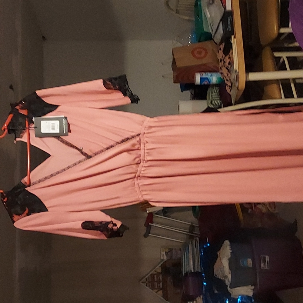 Who What Wear satin and lace midi dress medium dusty rose with black lace sleeve